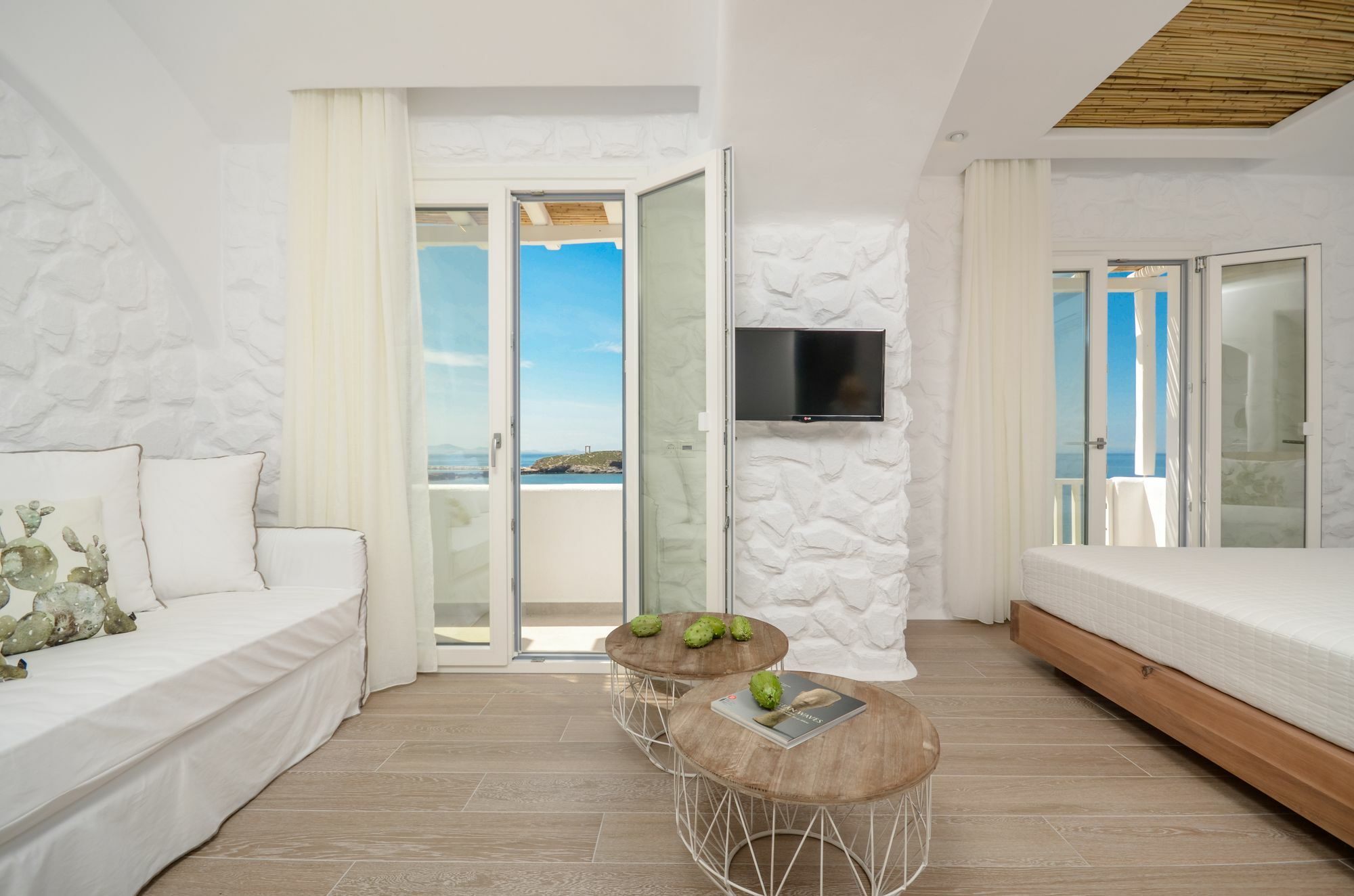 Cyano Naxos City